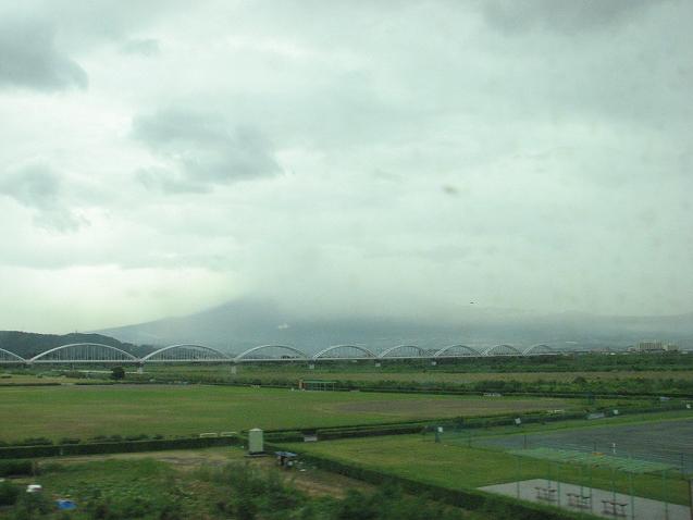 台風の影響で富士山が・・・