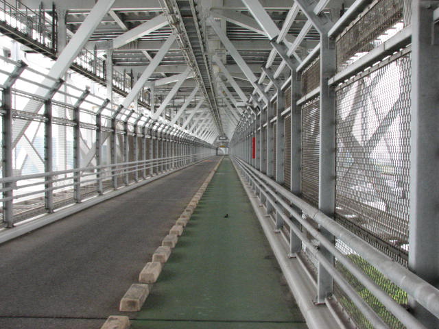 因島大橋の内部